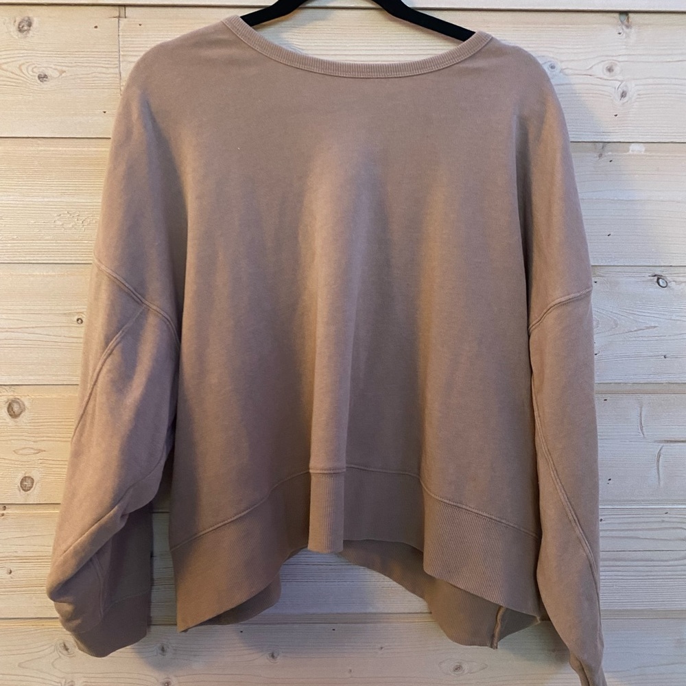 crew neck with cut out back